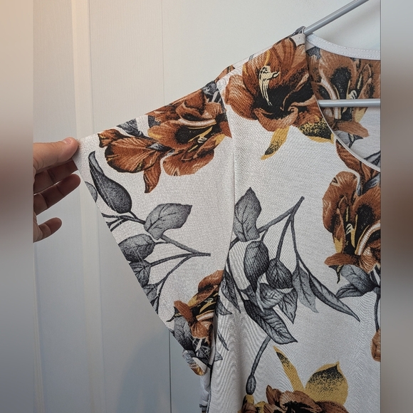 Laura plus Size Women Shirt Short Sleeve Leaves Pattern Size XXL - Picture 3 of 7